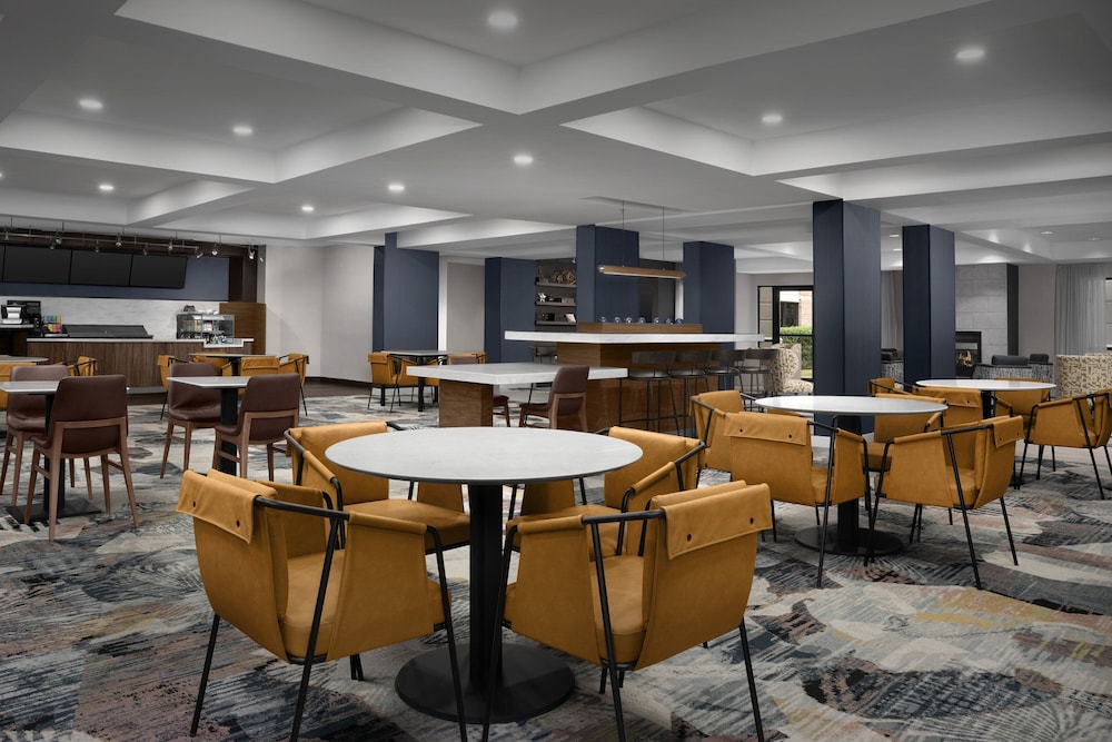Courtyard by Marriott Dallas Addison Quorum Drive — Addison — photo 3