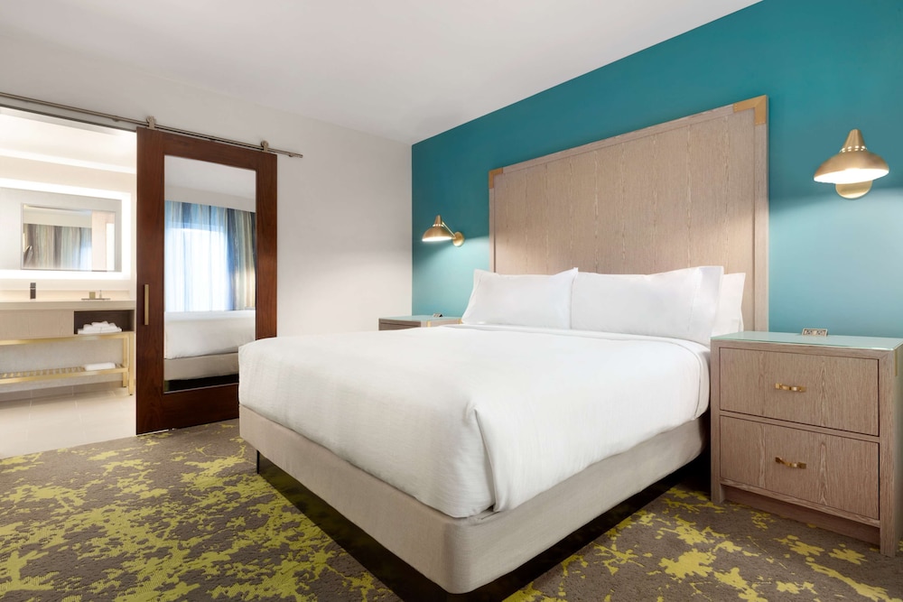 Embassy Suites by Hilton Boulder - photo 9