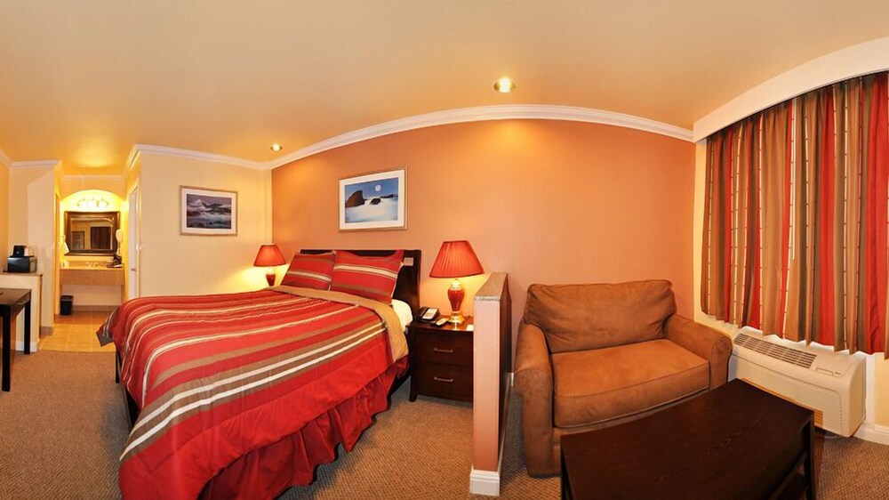 Rodeway Inn & Suites Near The Coliseum & Arena - photo 30
