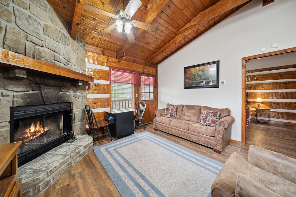 Together Always 1 Bedroom Cabin by Heavenly Views Resort - photo 11