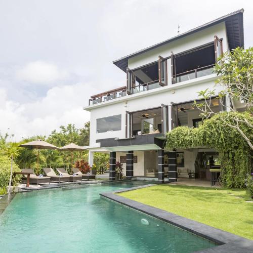 Moonlight Villa — 4-Star Luxury Hotel in Pecatu, Indonesia