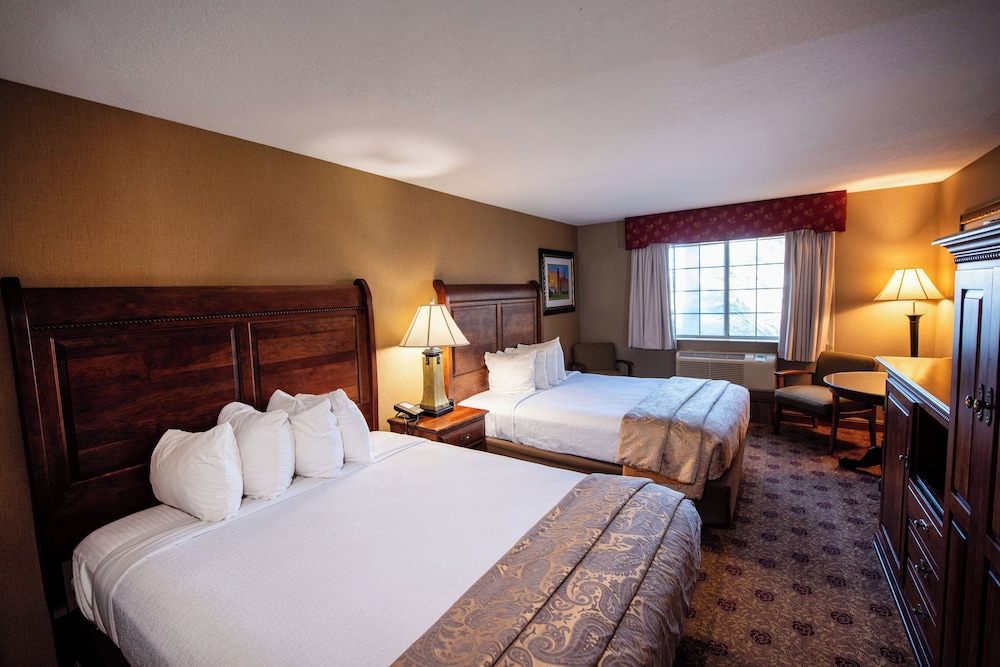 Hamilton Inn Select Beachfront Mackinaw City - photo 9
