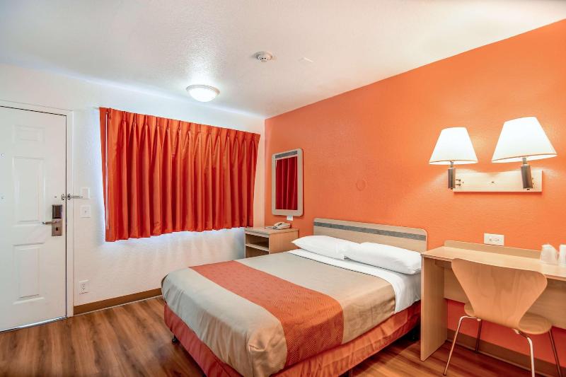 Super 8 by Wyndham Tracy - photo 18