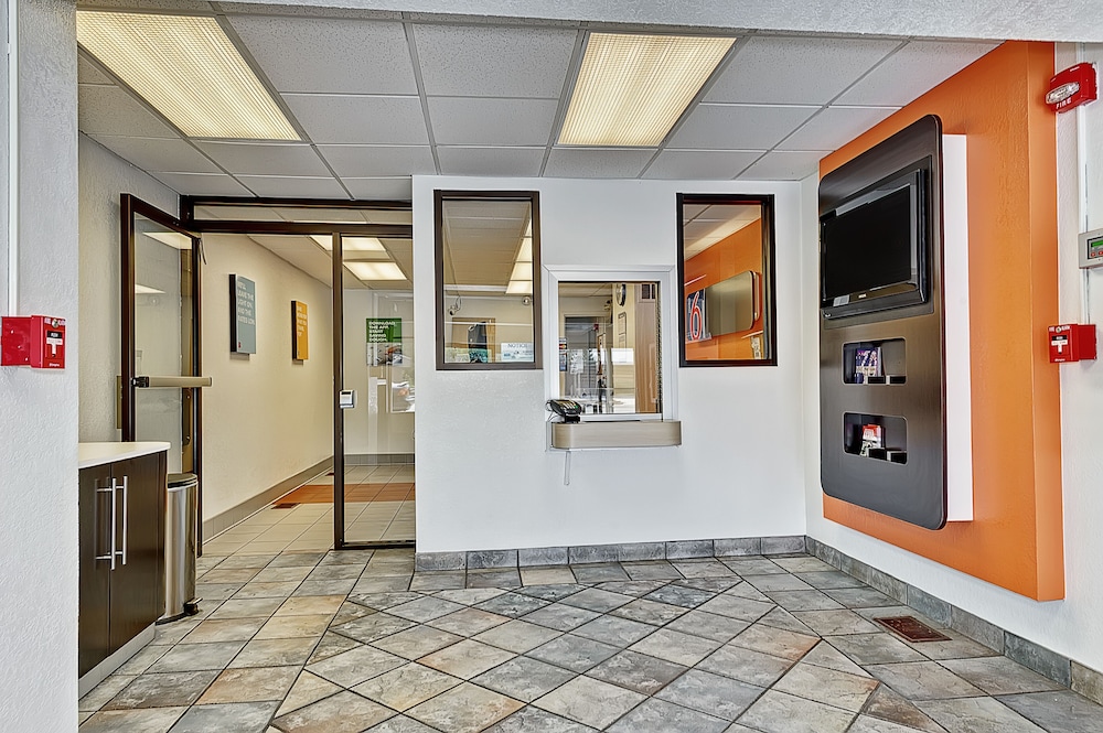 Motel 6 Villa Park IL Chicago West - photo 25