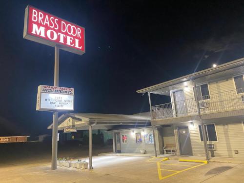 Brass Door Motel Gassville - photo 18