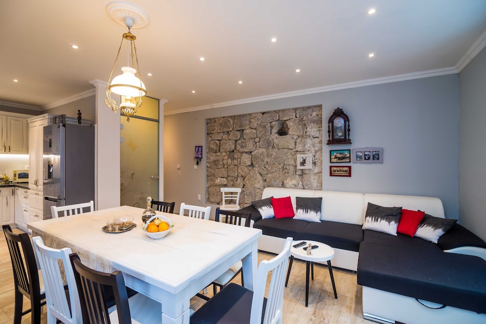Villa Nives — 4-Star Luxury Hotel in Ston, Croatia