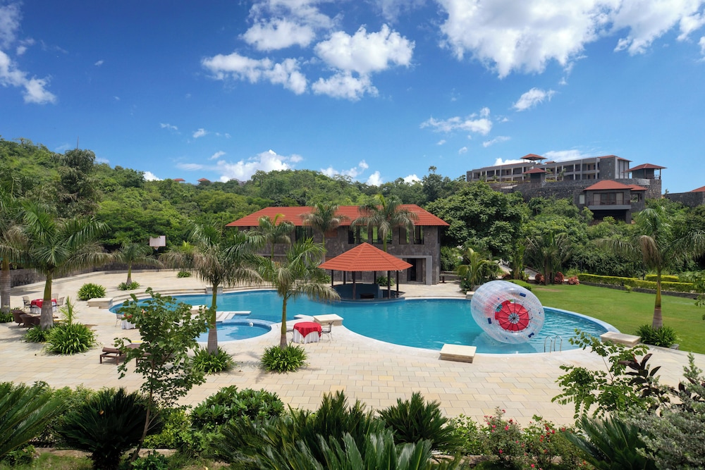 Mahua Bagh Resort - carbon neutral hotel in Sadri