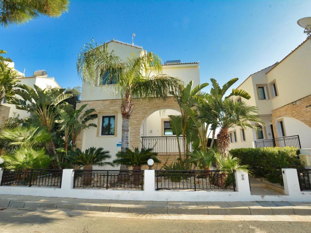 Villa Protaras Paralia Spacious 4Bdr Central Protaras Villa