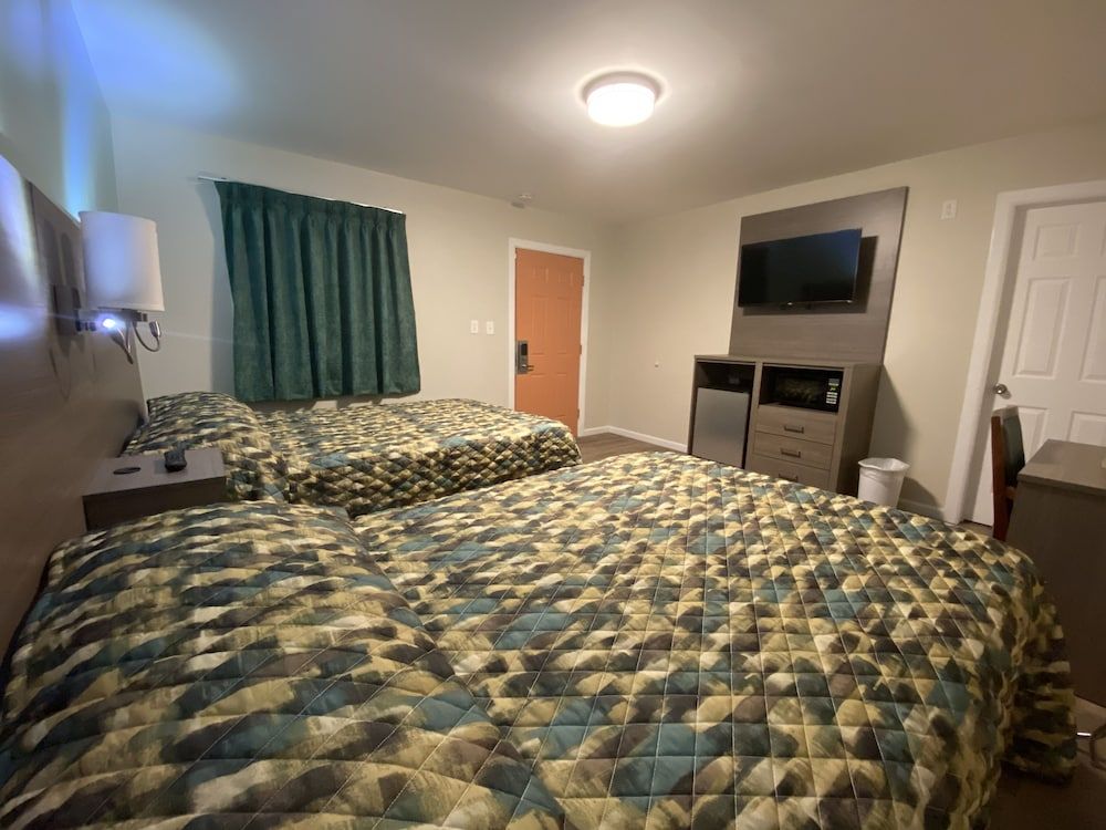Sleepy Hollow Motel - photo 17