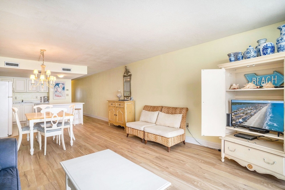 0603 Waters Edge Resort 1 Bedroom Condo by RedAwning - photo 8