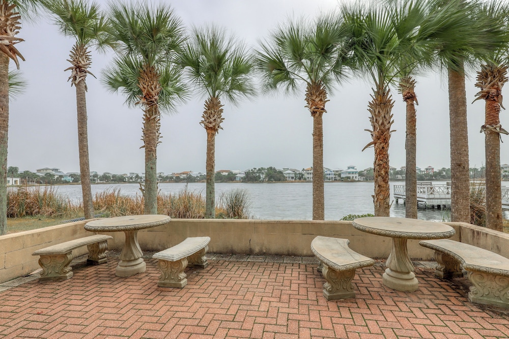 Carillon Beach Inn - photo 39