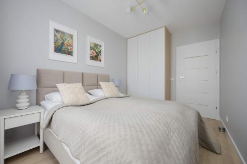 Spacious Apartment with Parking on Grochów by Noclegi Renters — 4-Star Luxury Hotel in Warsaw, Poland