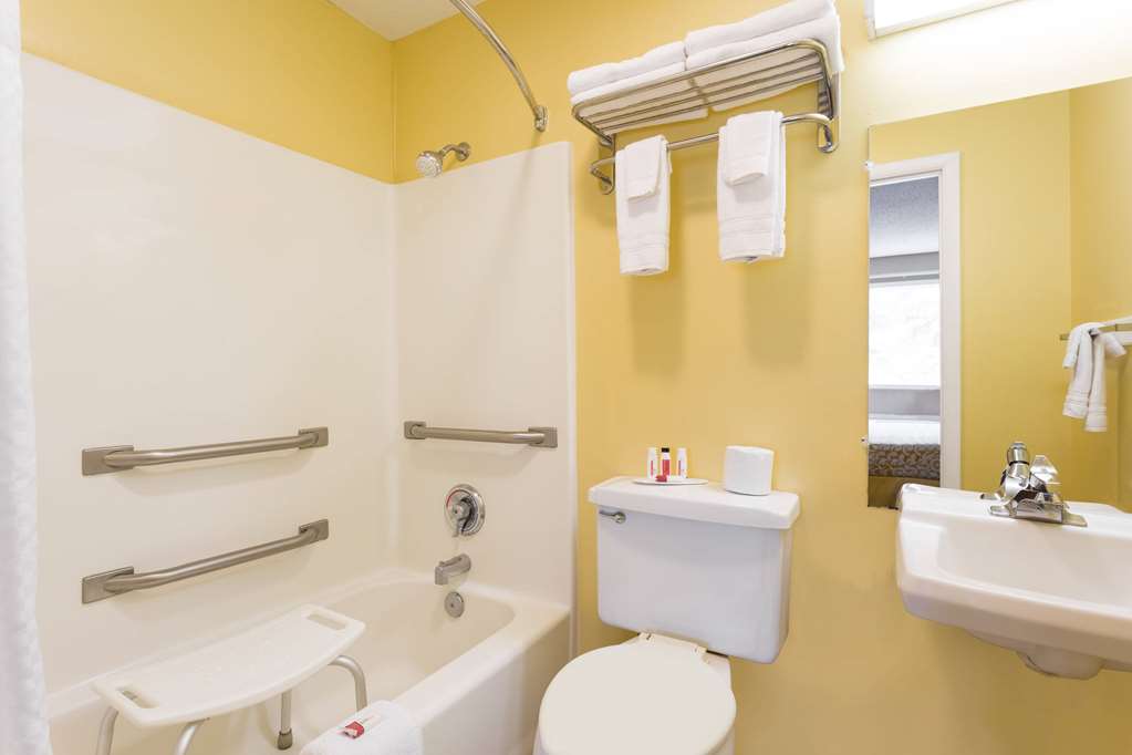 Days Inn by Wyndham Chincoteague Island - photo 16