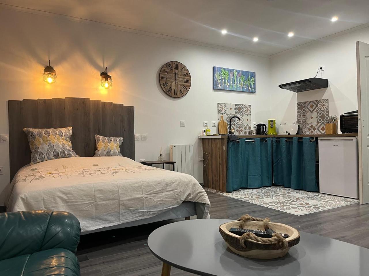 Le Cocondor Design Soigne Et Parking Facile in Montrejeau, France