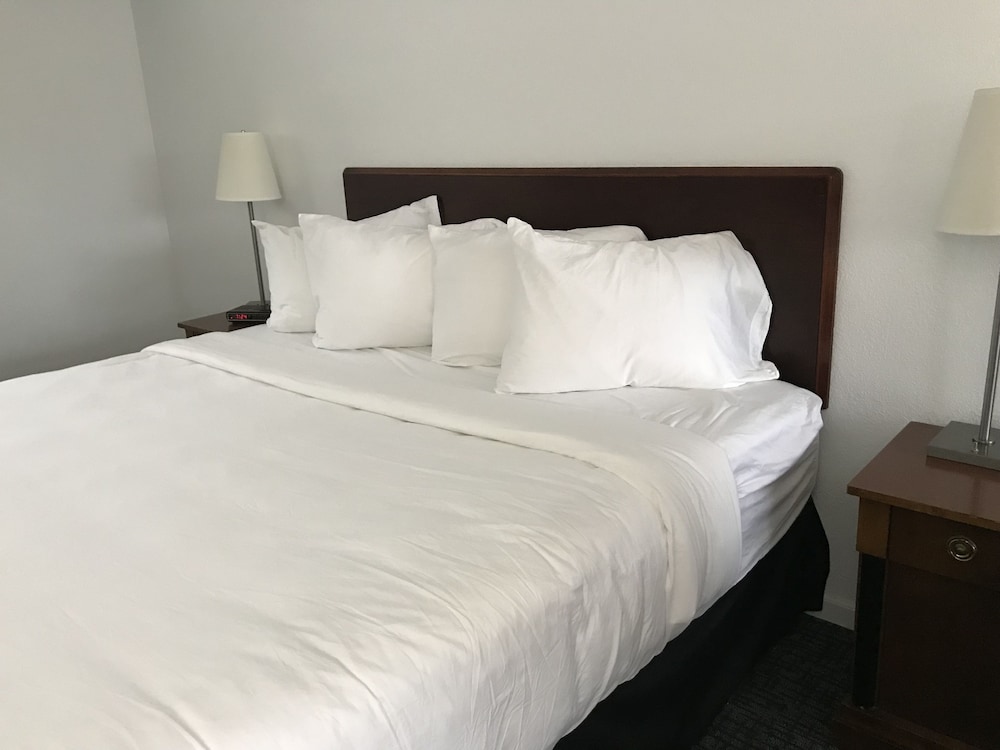 Grand Traverse Motel - photo 4