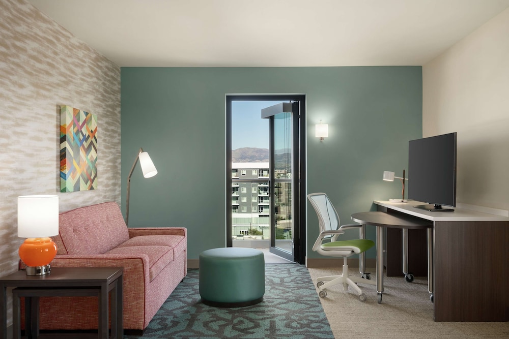 Home2 Suites By Hilton Woodland Hills - photo 10