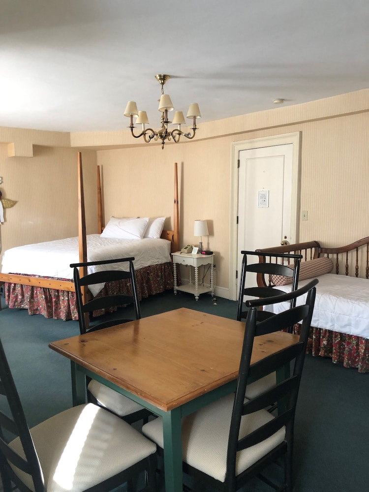 Beekman Arms and Delamater Inn - photo 13