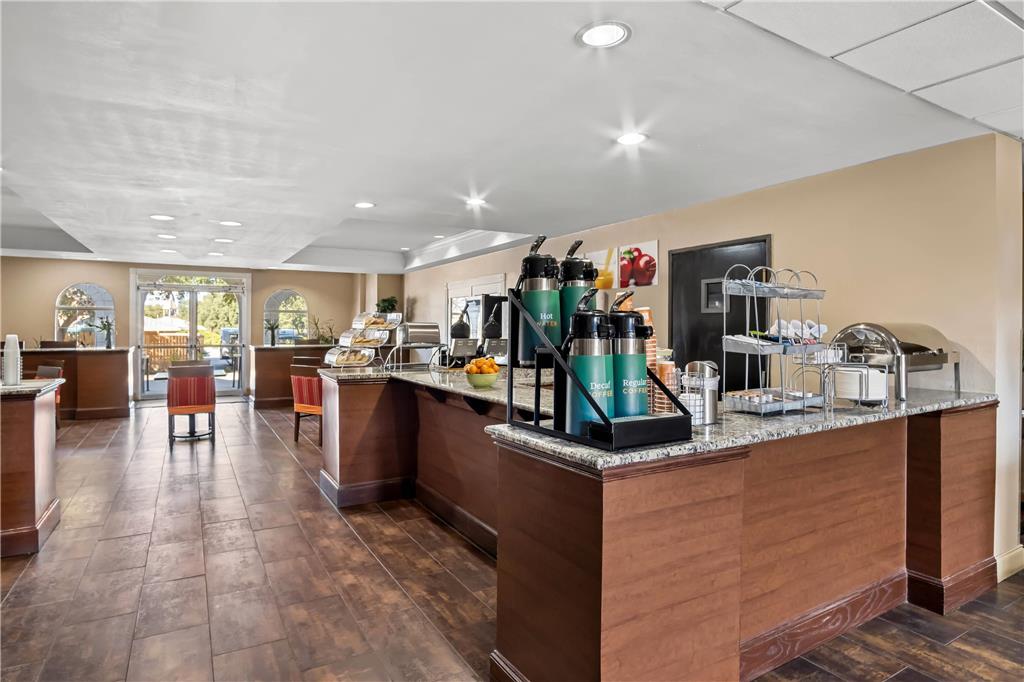 Quality Suites Irving Las Colinas - photo 30
