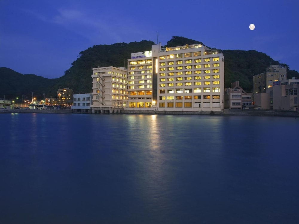 Kichimu - carbon neutral hotel in Kamogawa