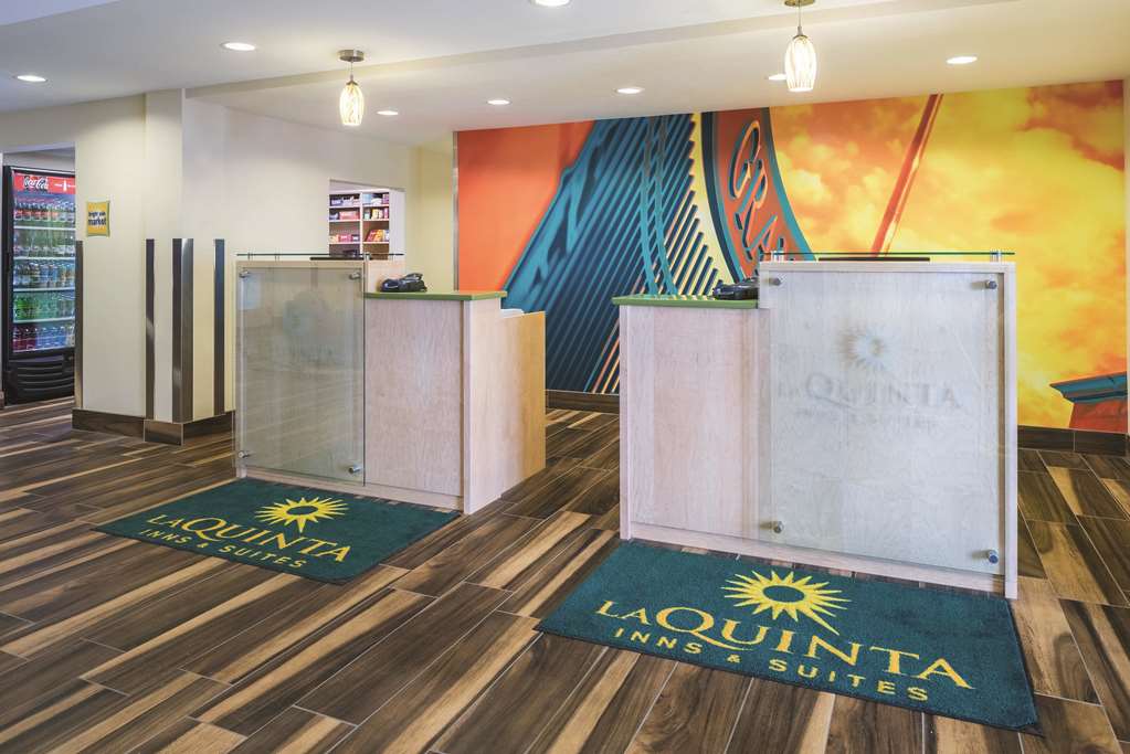La Quinta Inn & Suites by Wyndham Grand Forks - photo 3