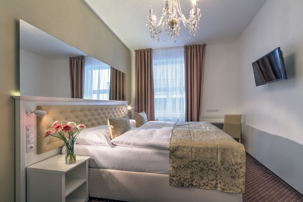 Hotel Taurus - last minute hotel in Prague