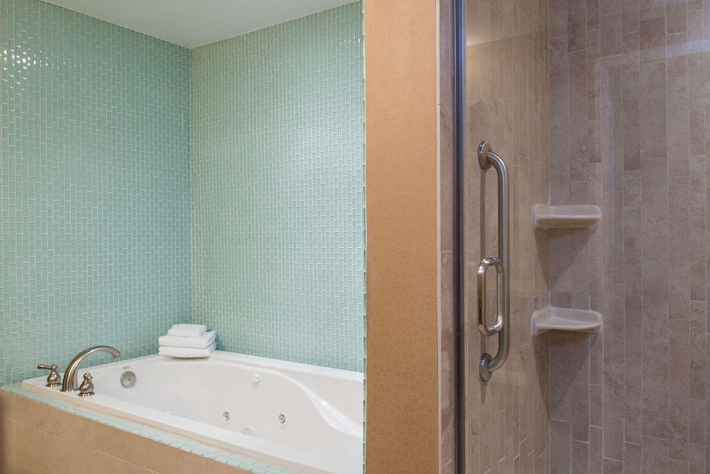 DoubleTree by Hilton Hotel Grand Rapids Airport - photo 47