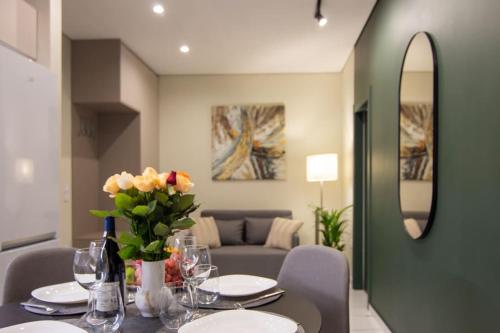 Luxury 2 bedroom apt in Athens center — 4-Star Luxury Hotel in Athens, Greece