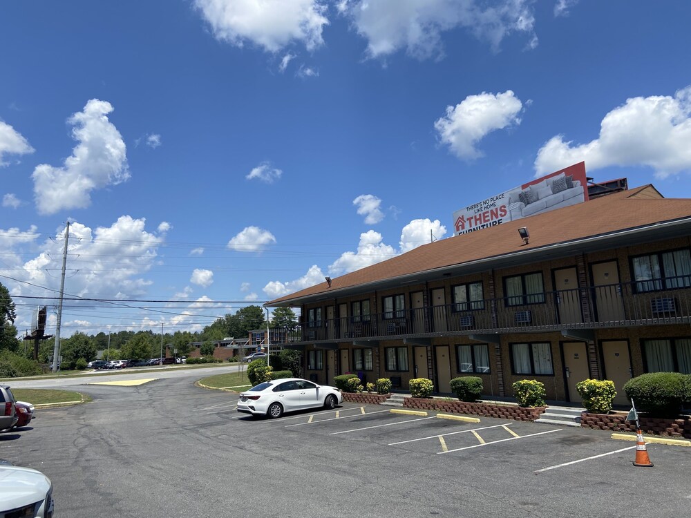 Inn Between The Hedges - photo 15