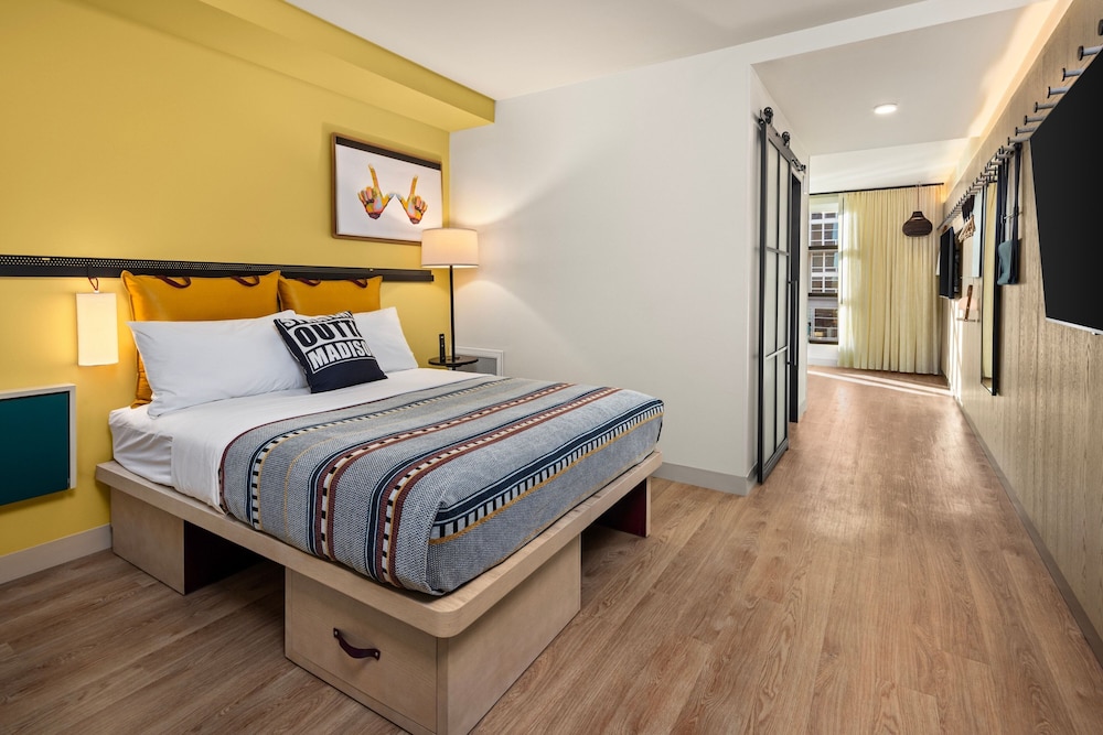 Moxy Madison Downtown - photo 19