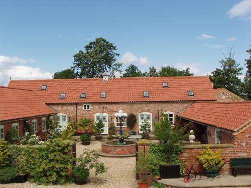 Beech Farm cottages - carbon neutral hotel in Tetney
