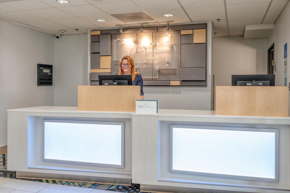 Holiday Inn Express & Suites Thornburg S. Fredericksburg by IHG - photo 48
