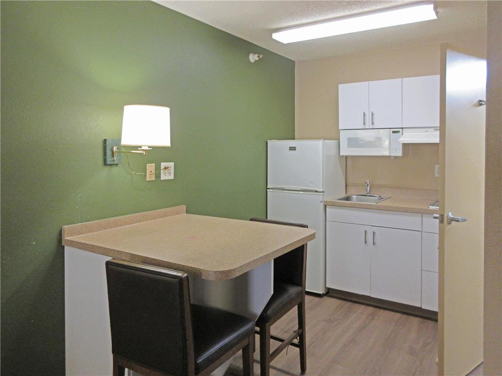 Suburban Studios Raleigh Crabtree Valley - photo 19