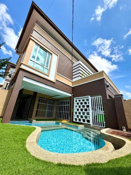 YK Sweet home sungai petani 1 @ 16 people above — 4-Star Luxury Hotel in Sungai Petani, Malaysia