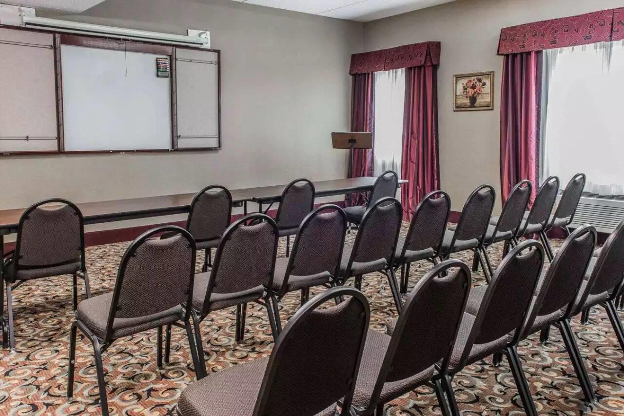 Wingate by Wyndham Pittsburgh West Mifflin - photo 23