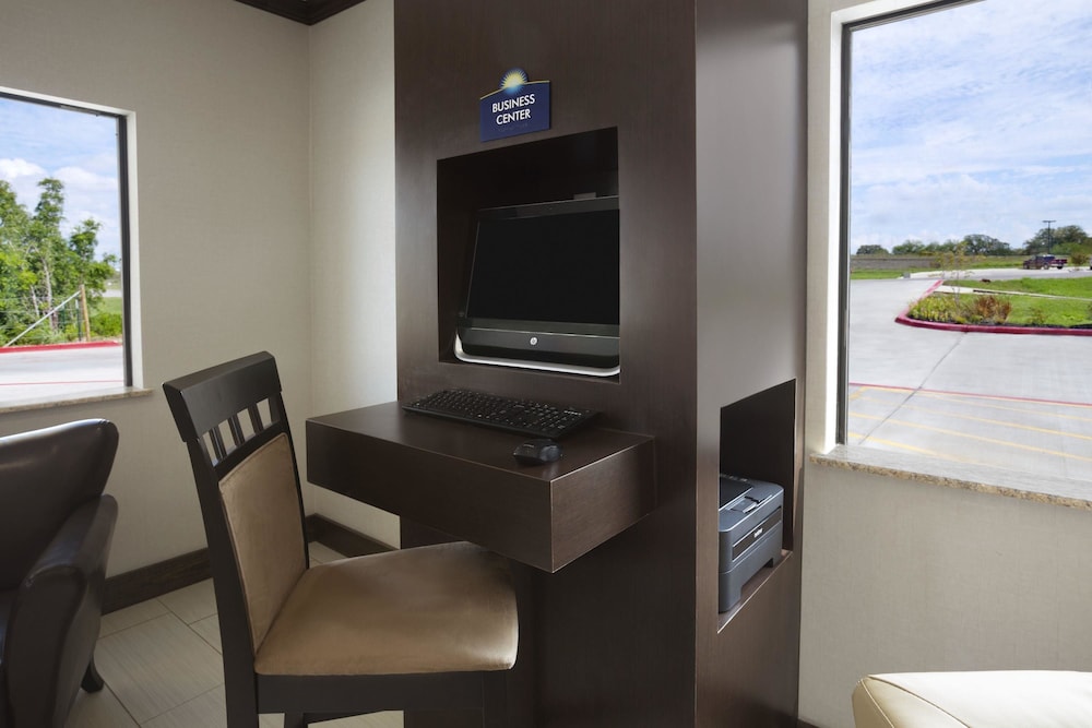 Days Inn & Suites by Wyndham Gonzales TX - photo 19