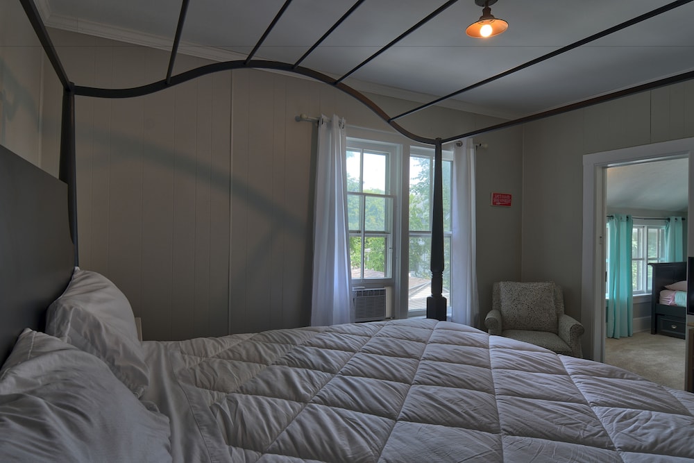 Charlevoix House - photo 16
