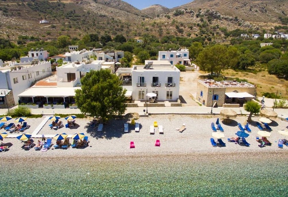 Uno Apartments — 4-Star Luxury Hotel in Livadeia, Greece