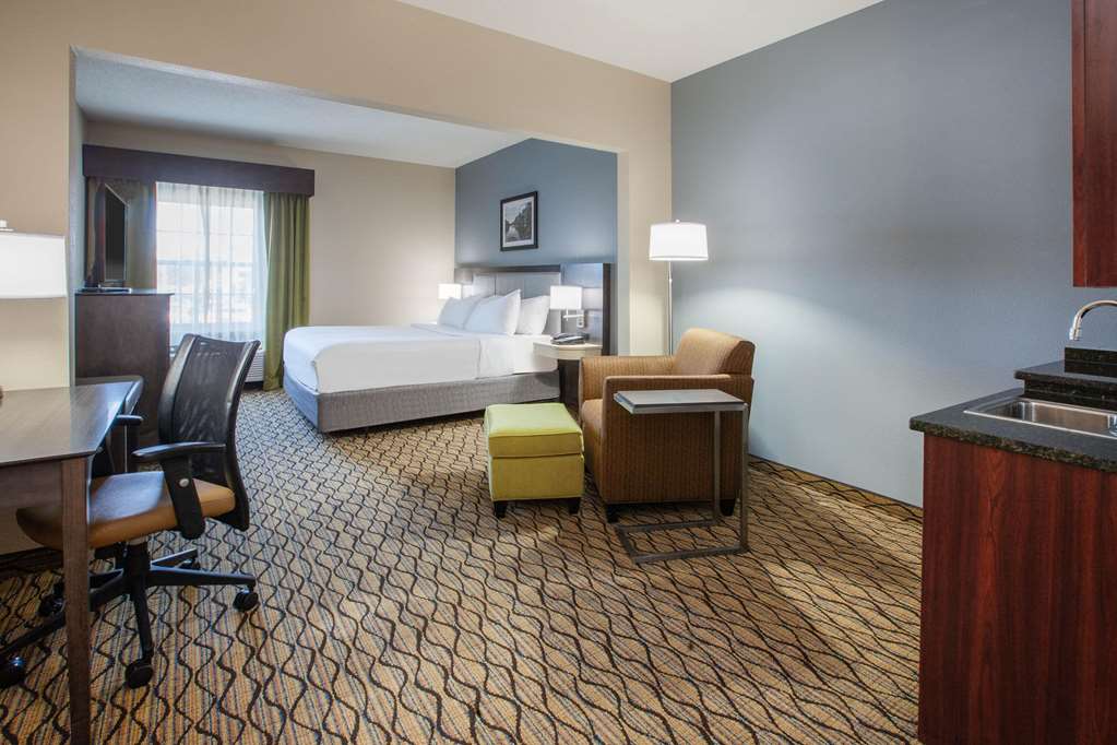 Wingate by Wyndham Roseville Detroit - photo 14