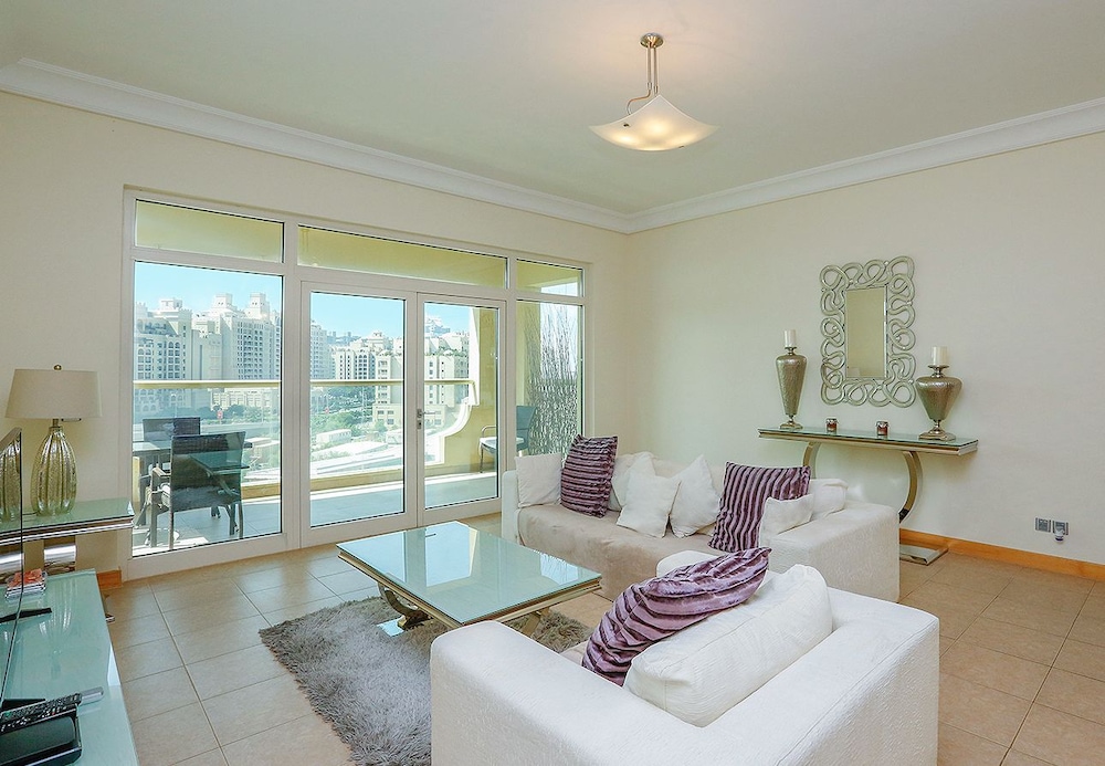 Kennedy Towers Al Tamr — 4-Star Luxury Hotel in Dubai, United Arab Emirates