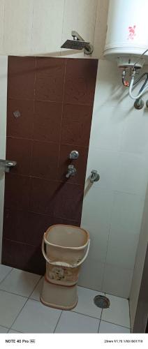 MJ Chawla Homestay double bed attached bathroom room