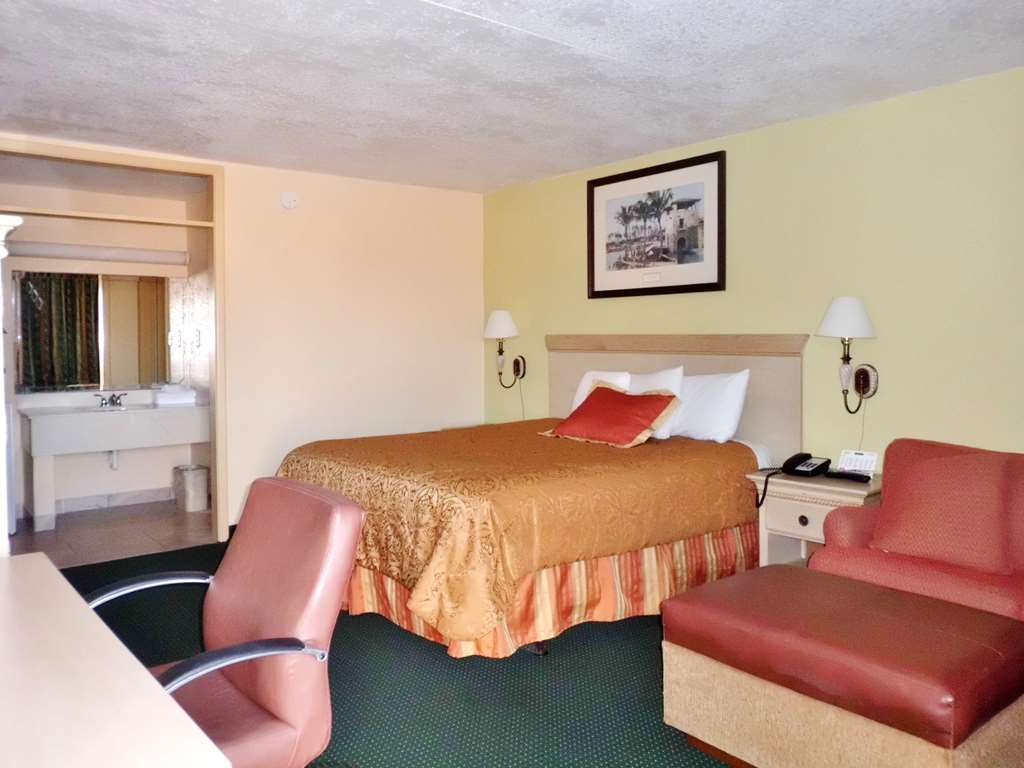 America's Best Inn Lakeland - photo 17