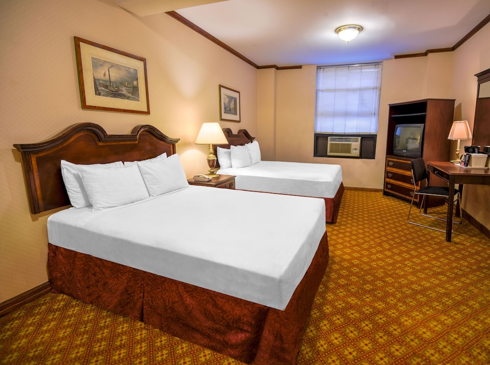 Night Hotel Broadway - photo 21