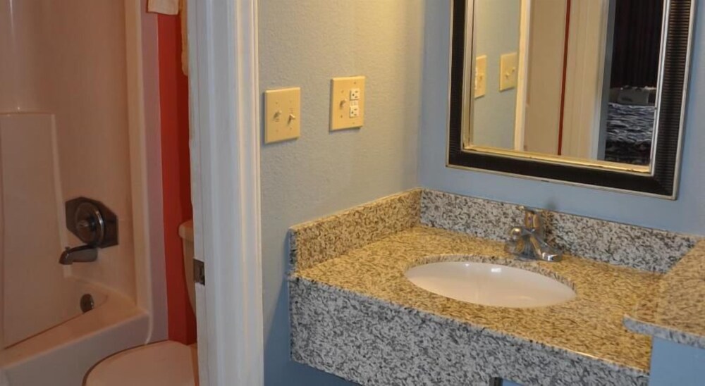 Ocean View Inn - photo 14