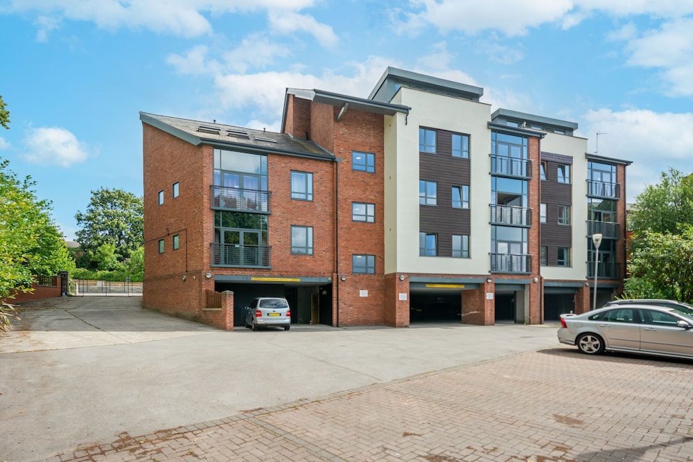 Roomzzz Leeds Headingley in Leeds, United Kingdom