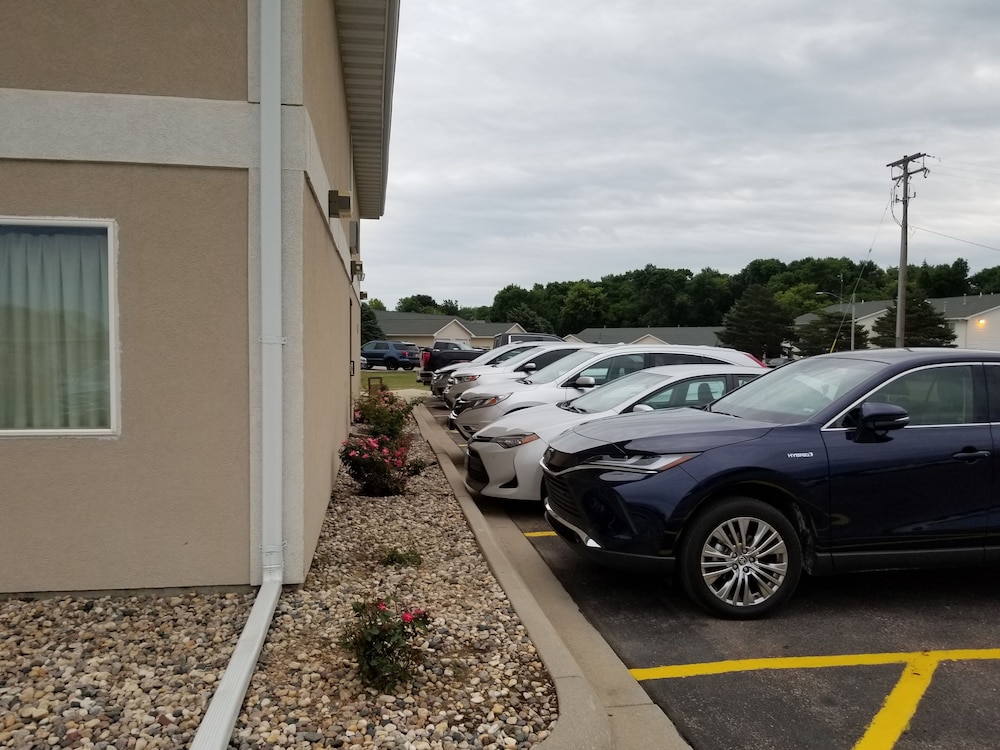 Bilmar Inn & Suites Dell Rapids Near Sioux Falls - photo 221