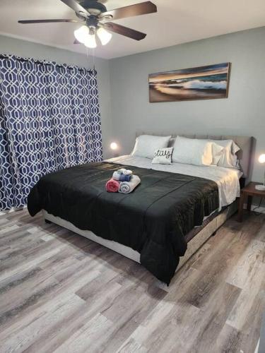 Blue Shark B2 @ Bellaire 1BR King Apartment Near Medical Center — 4-Star Luxury Hotel in Houston, United States