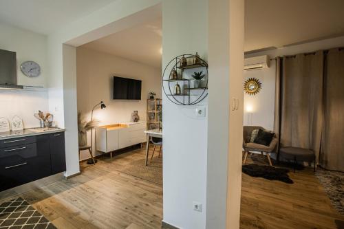 Luxus Apartment Casa Luce — 4-Star Luxury Hotel in Podstrana, Croatia