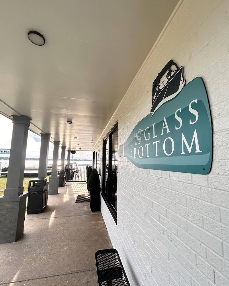 The Grand Regal Resort in Elizabethtown, United States