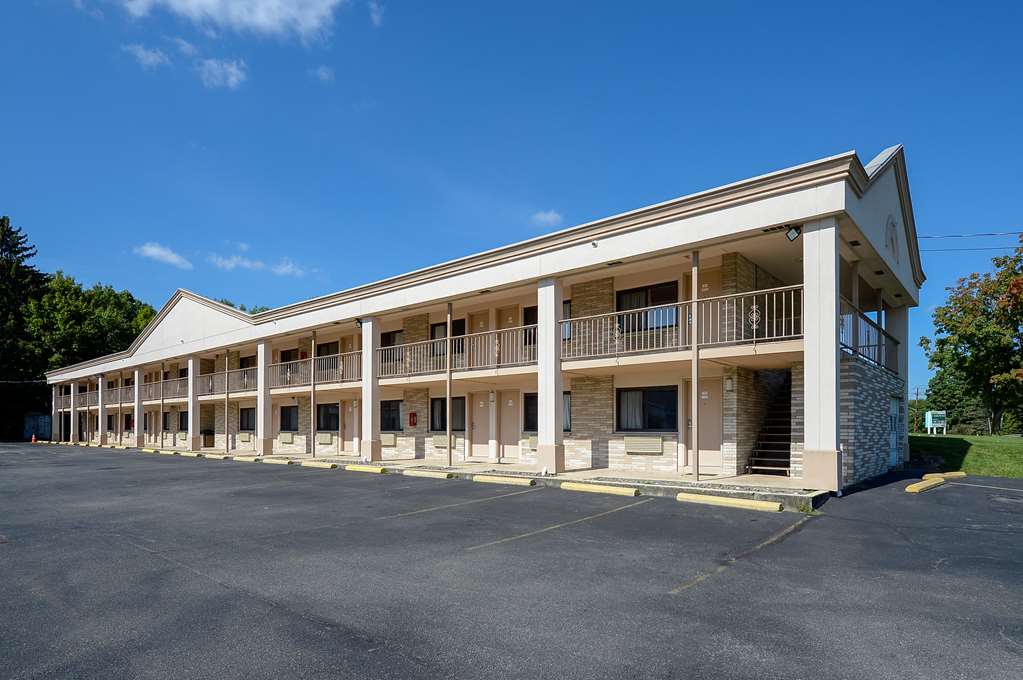 Americas Best Value Inn at Central Valley Woodbury - photo 9