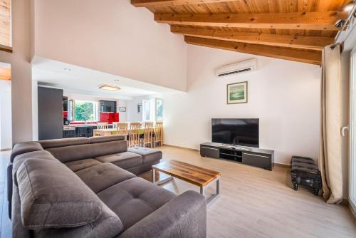 Karlo's Modern Penthouse Loft — 4-Star Luxury Hotel in Dubrovnik, Croatia